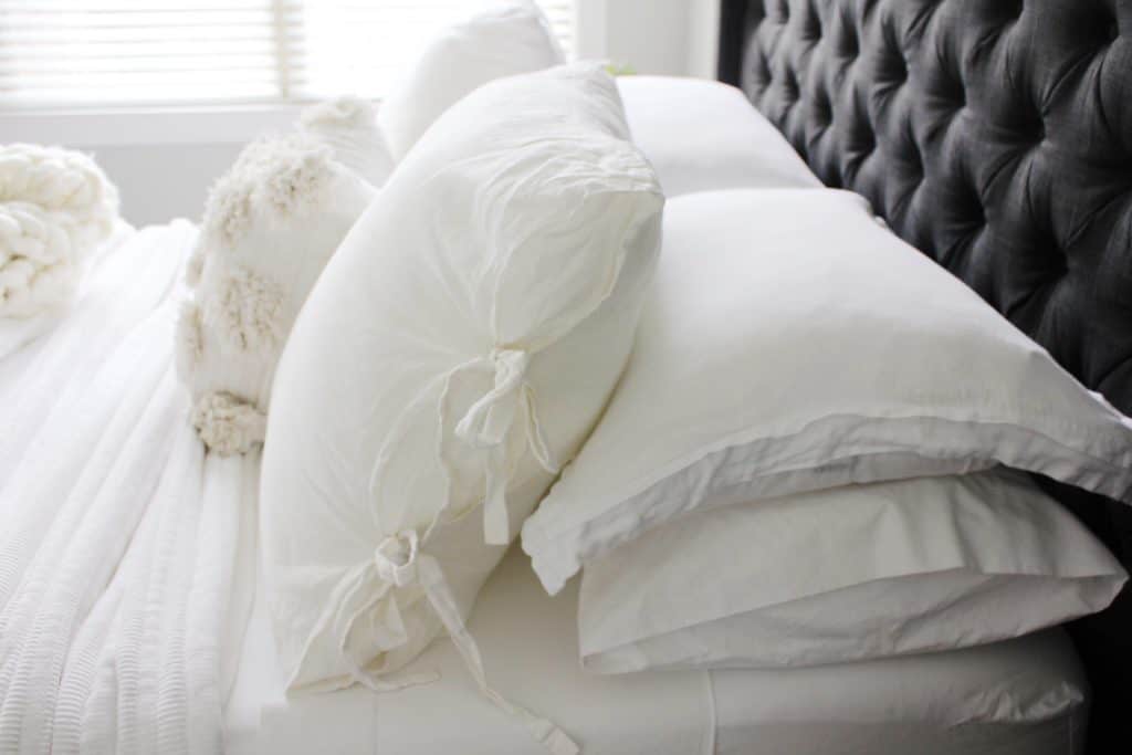 5 tips for creating an all-white bed